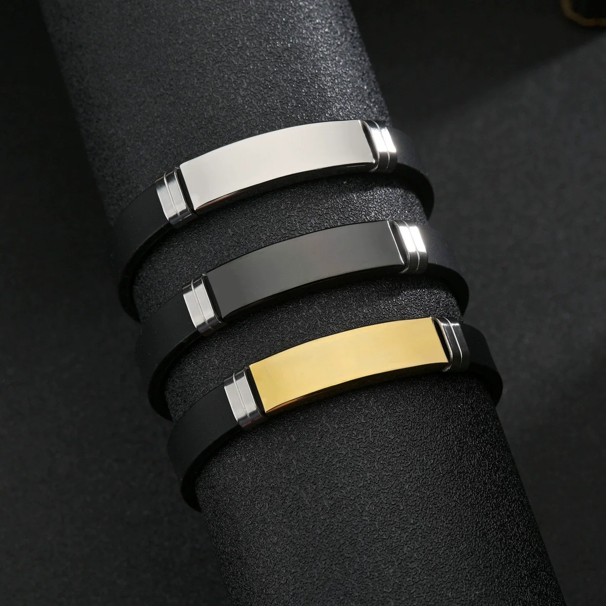 Titanium Steel And Stainless Steel Unisex Simple Geometric Sporty Buckle Bracelet With Electroplating