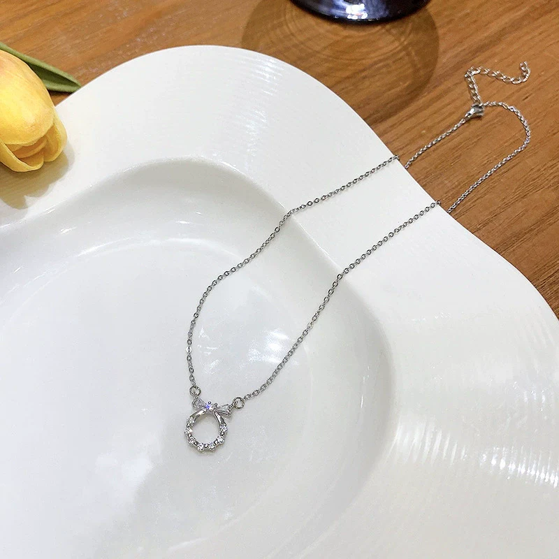 Titanium Steel Bow Necklace For Women Light Luxury Casual High End Clavicle Chain With Electroplating - Image 4