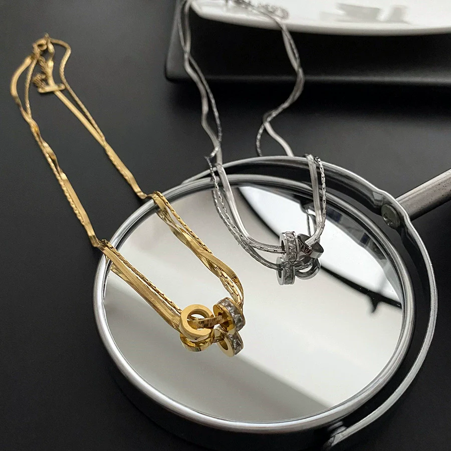 Titanium Steel Geometric Clavicle Chain Necklace For Women With Electroplating And Water Wave Chain Style
