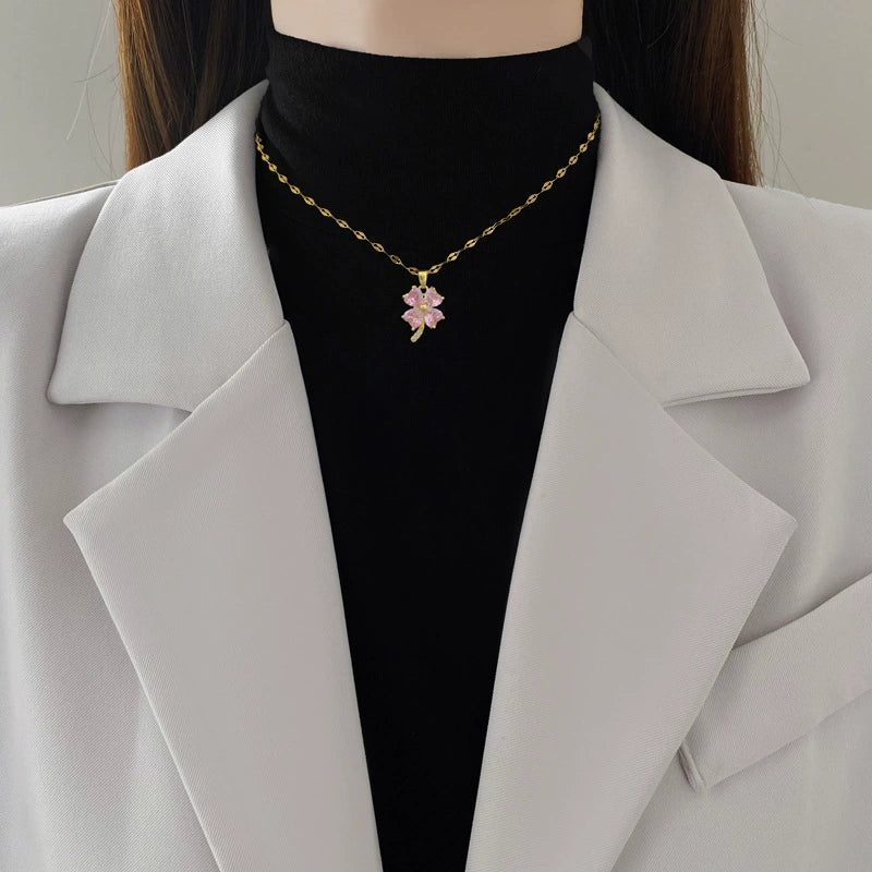 Titanium Steel Geometric Four Leaf Zircon Pendant Necklace For Women With Cartoon And Plant Flower Style Diamond Design