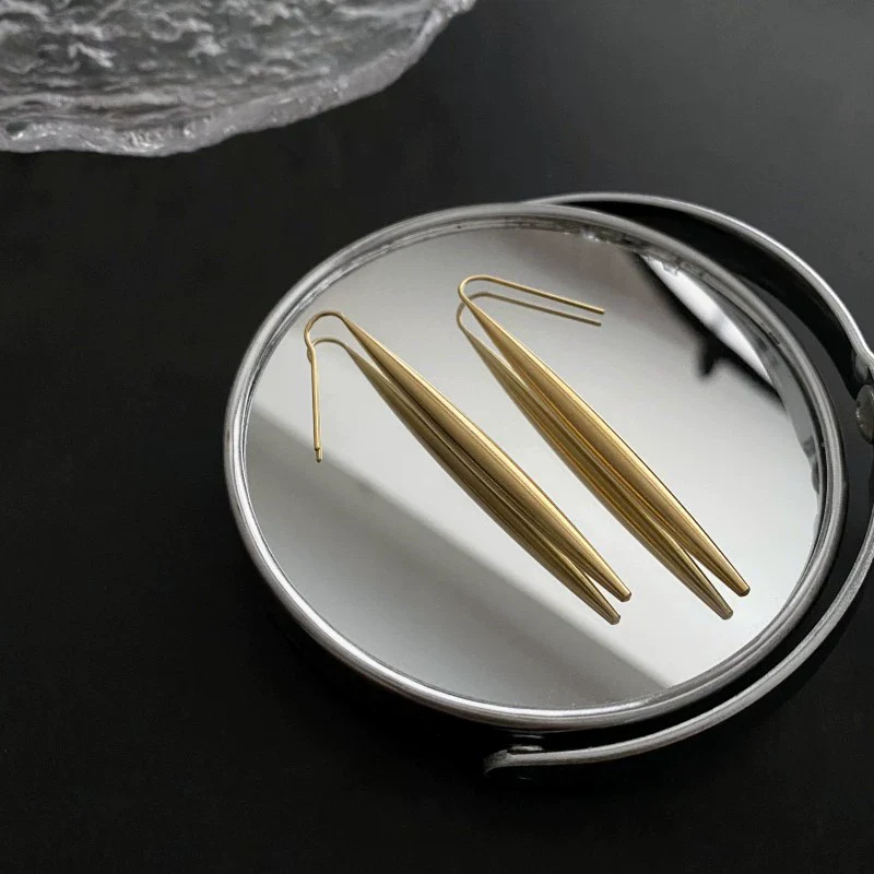 Titanium Steel Geometric Light Luxury Electroplated Women's Earrings - Image 3