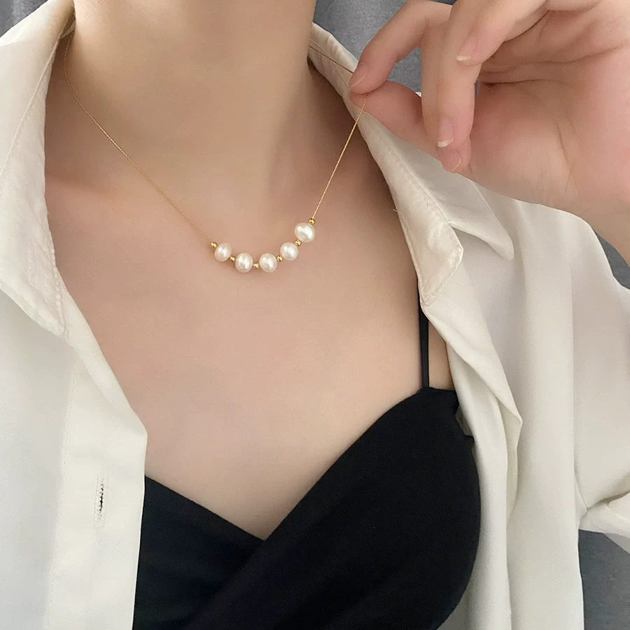 Titanium Steel Geometric Pearl Pendant Necklace For Women Light Luxury Snake Bone Chain - Image 3