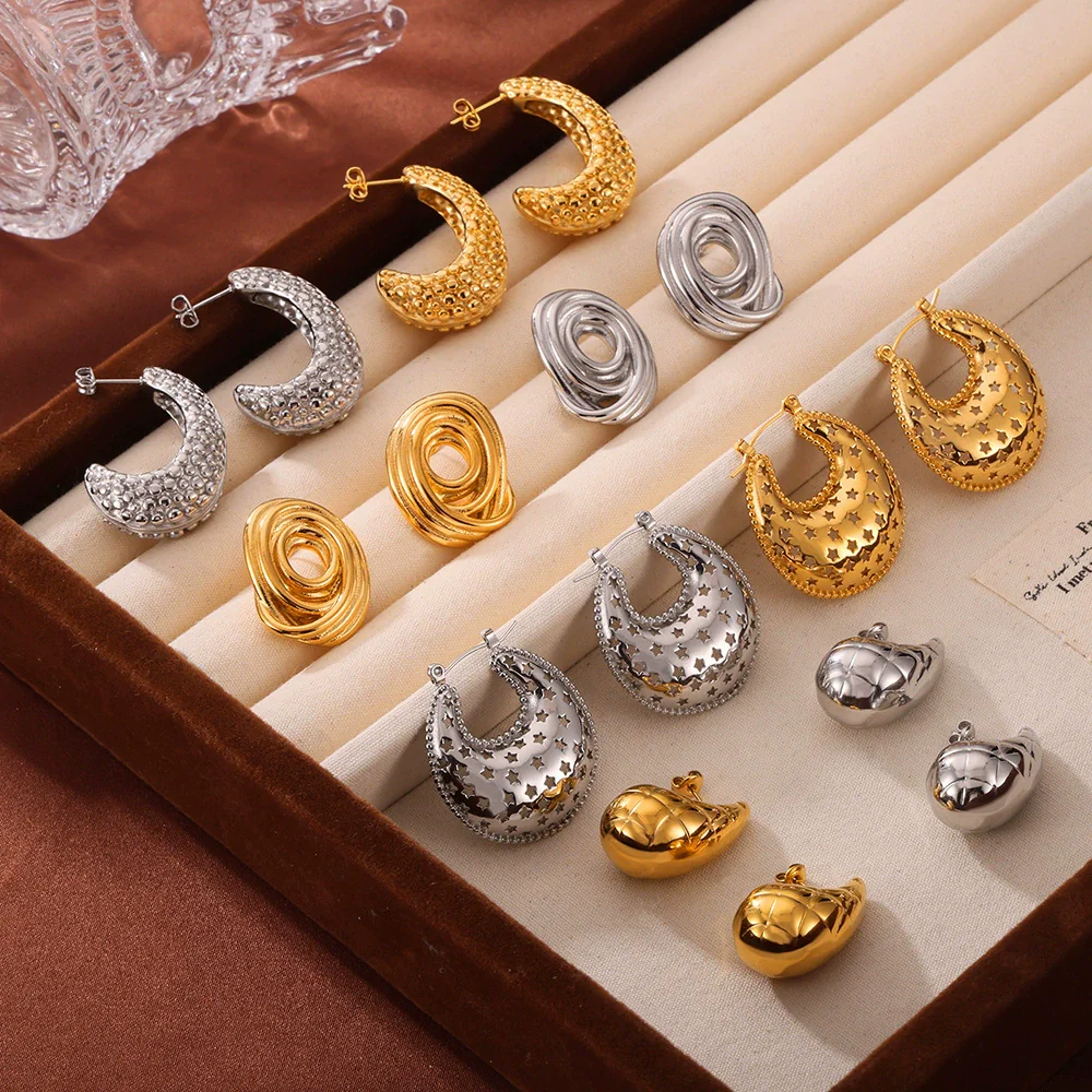 Titanium Steel Goldplated Geometric Hollow Texture Women's Fashion Creative Earrings - Image 3