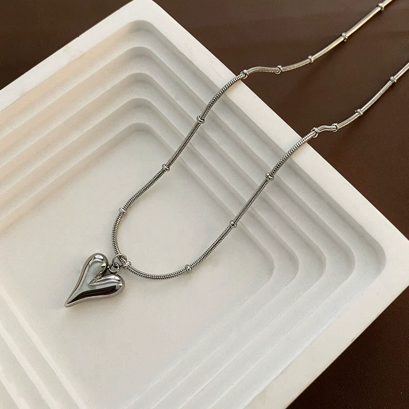 Titanium Steel Heart Pattern Snake Bone Ball Chain Necklace For Women Light Luxury Niche Design Electroplated - Image 6