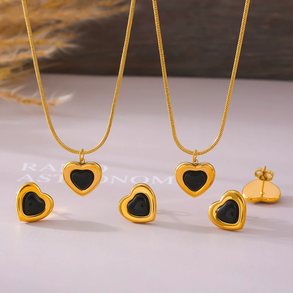 Titanium Steel Heart Shape Retro Minimalist Electroplated Necklace And Earrings For Women