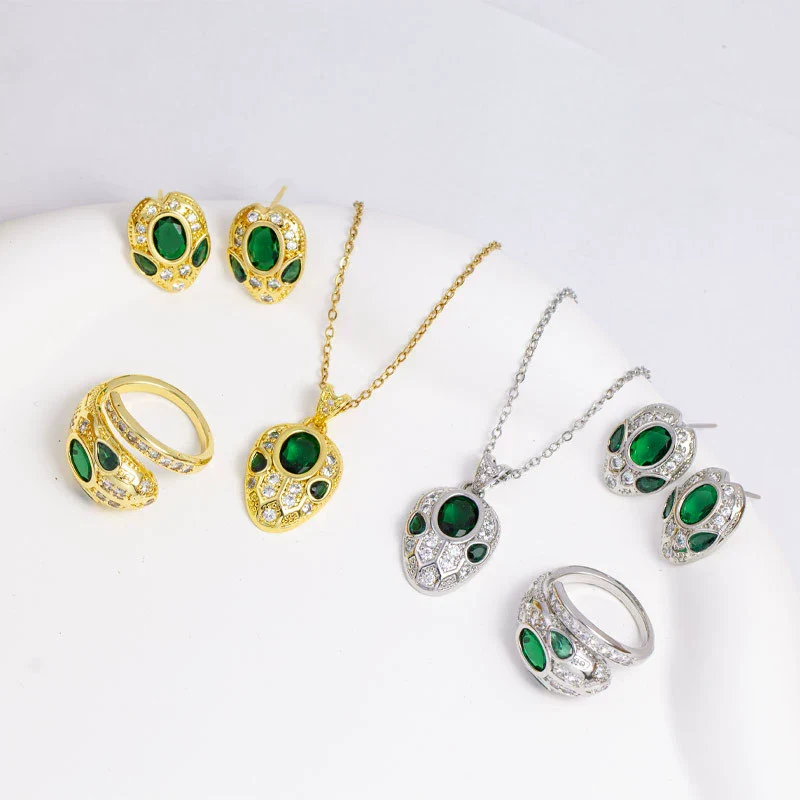 Titanium Steel Jewelry Set With Emerald Gemstone Pendant Animal Zodiac Pattern Electroplated For Women