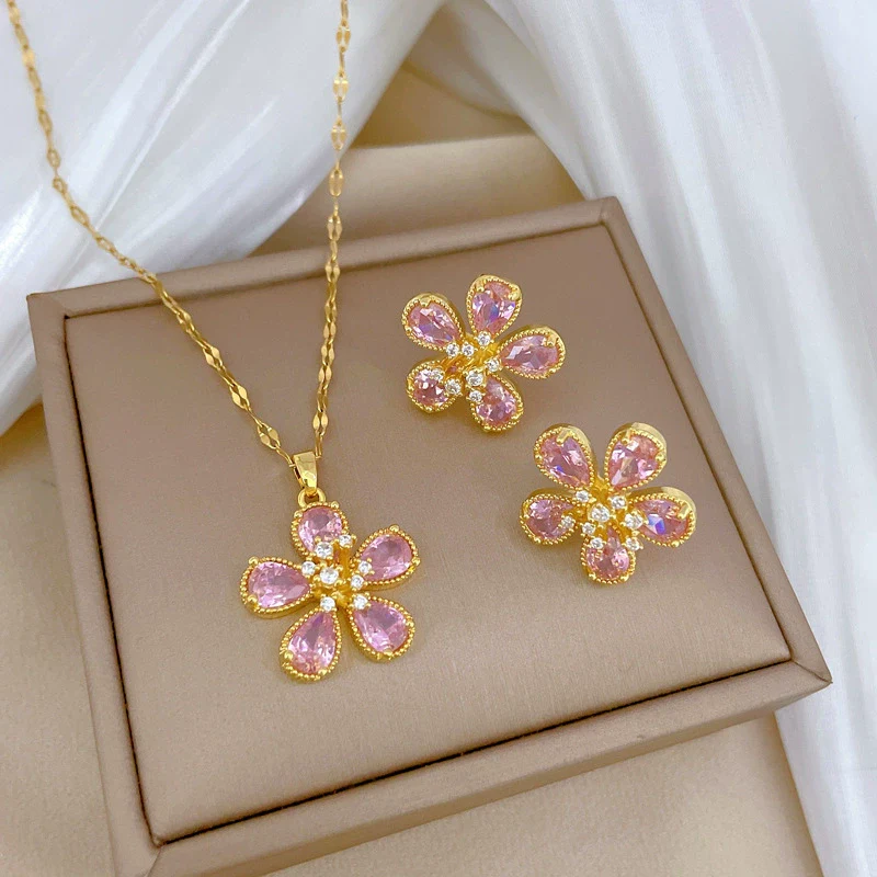 Titanium Steel Jewelry Set With Geometric Pattern Electroplated For Women Light Luxury Five Leaf Flower Design