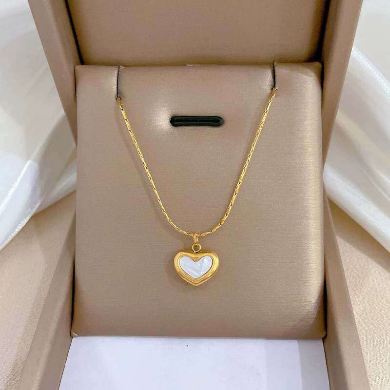 Titanium Steel Love Motherofpearl Normcore Style Furnace Real Gold Electroplated Necklace With Geometric Pattern For Female And Unisex