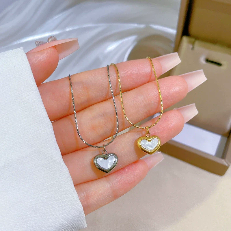 Titanium Steel Love Motherofpearl Normcore Style Furnace Real Gold Electroplated Necklace With Geometric Pattern For Female And Unisex - Image 3