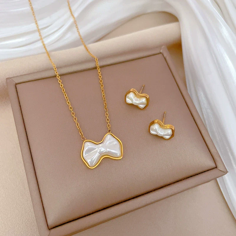 Titanium Steel Pearl Bow Geometric Cartoon Style Electroplated Unisex Necklace