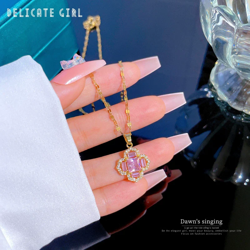 Titanium Steel Women's Light Luxury Necklace With Geometric Pattern And Diamond Microinlaid Flower Pendant - Image 3