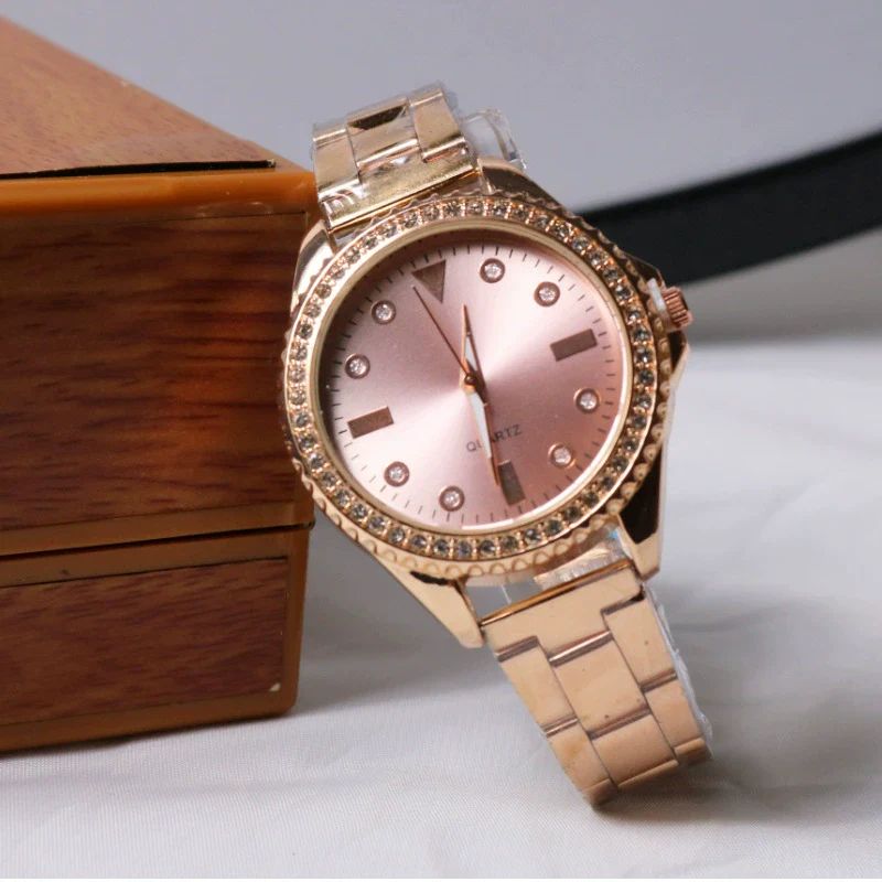 Unisex Alloy And Stainless Steel Round Dial Luxury Quartz Watch With Green Water Ghost Style - Image 8