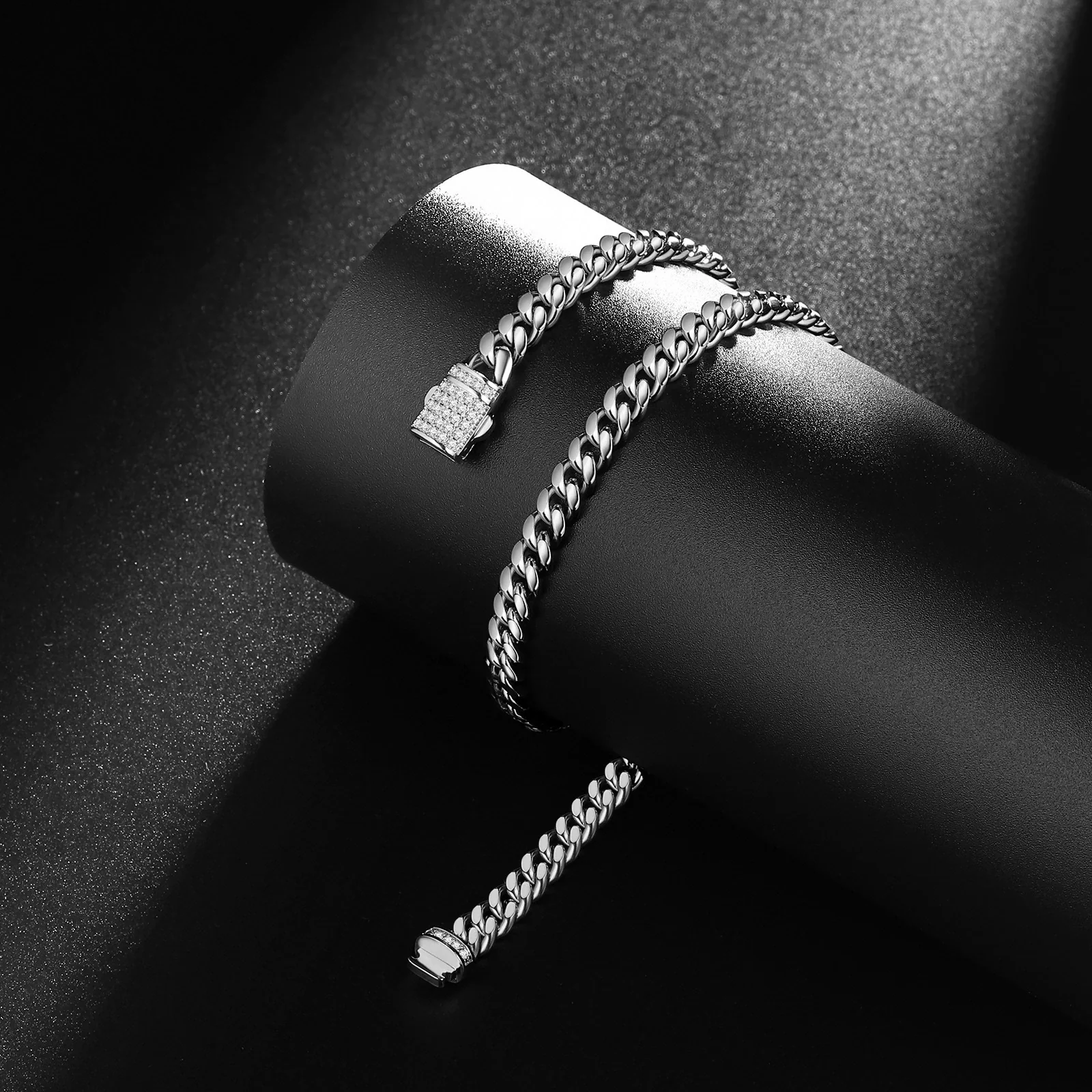Unisex Cuban Chain Stainless Steel Geometric Polished And Electroplated Necklace With Copper Buckle And Micropaved Zircon - Image 2