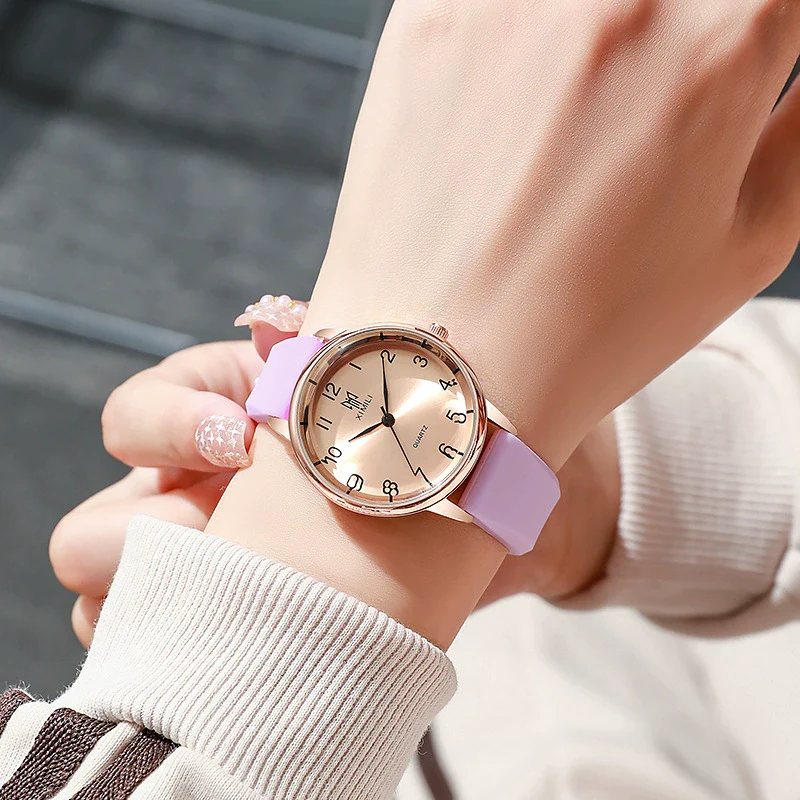 Unisex Silicone Alloy Iron Plain Glass Mirror Round Quartz Student Watch Leisure Style Spiral Crown Pin Buckle - Image 3