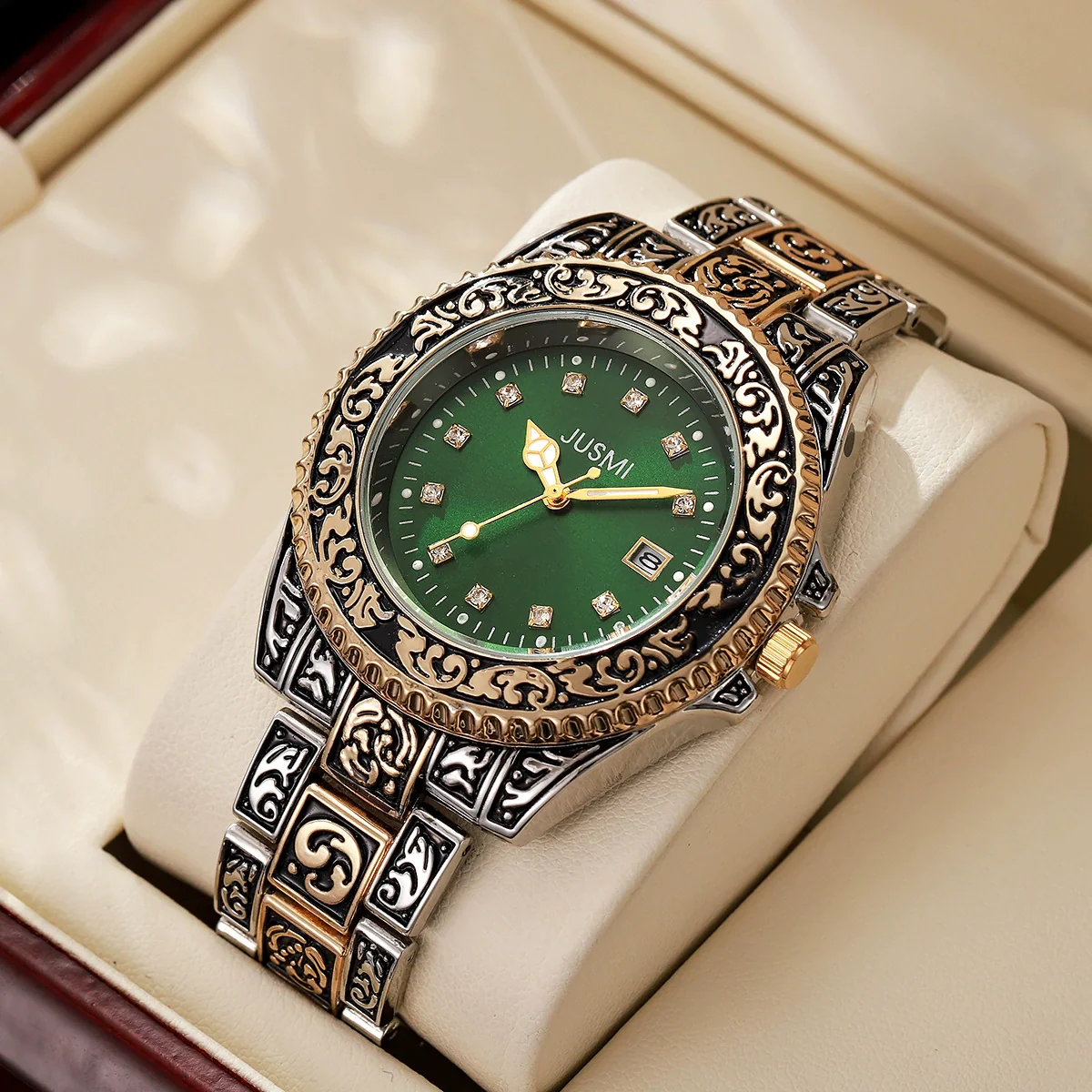 Vintage Fashion Gold Alloy And Stainless Steel Carved Round Dial Men's Quartz Watch - Image 5