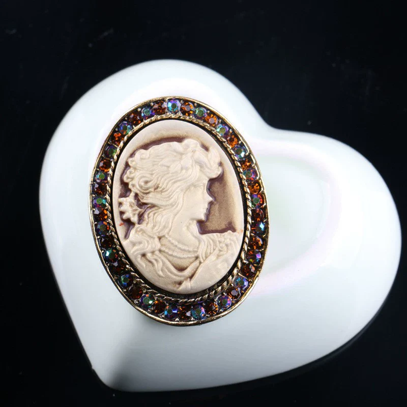 Vintage Fashion Ol Style Alloy Head Brooch Pin With Cartoon Characters Electroplated For Women - Image 8