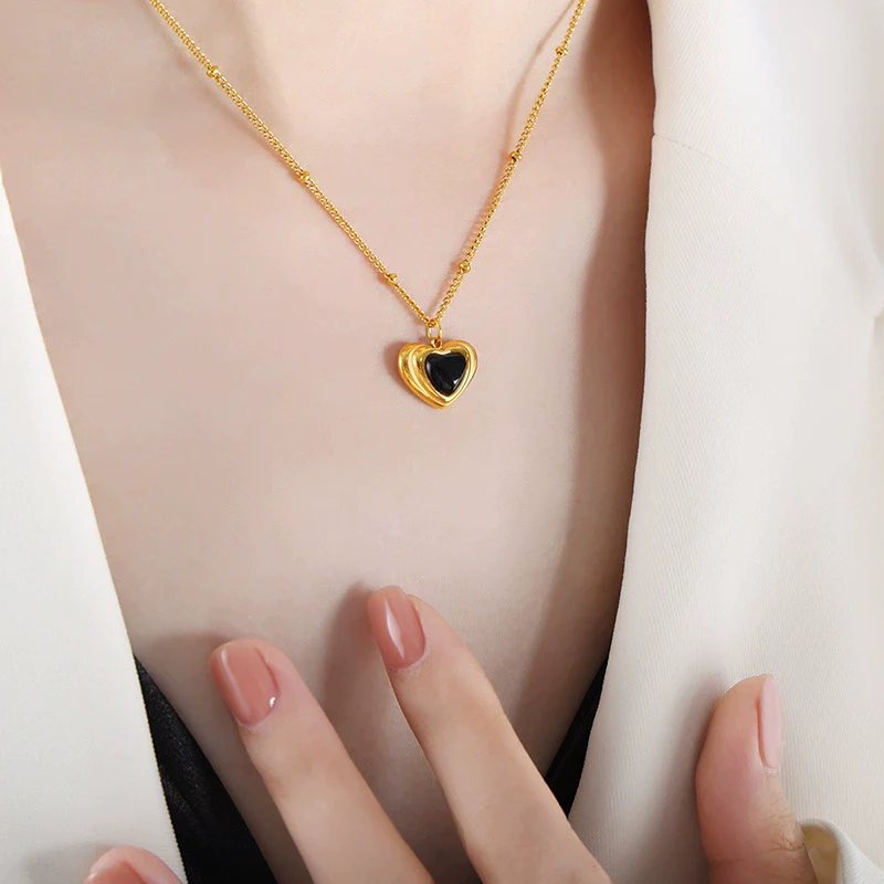 Vintage Heart Shape Emerald Glass Stone Cat's Eye Pendant Titanium Steel Jewelry Set With Electroplating - Image 6