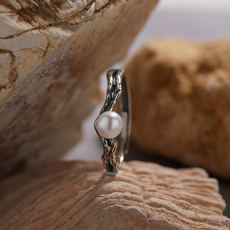 Vintage S925 Silver Crystal Ring With Threedimensional Carved Flower Design For Men And Women - Image 2