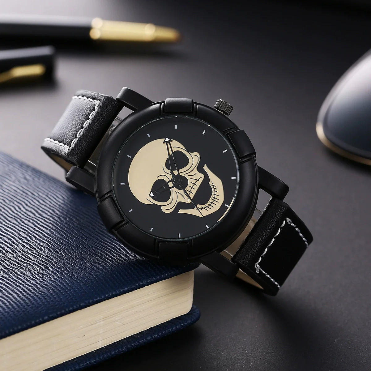 Watch Alloy Imitation Leather Stainless Steel Hip Hop Style Skull Decoration Round Dial