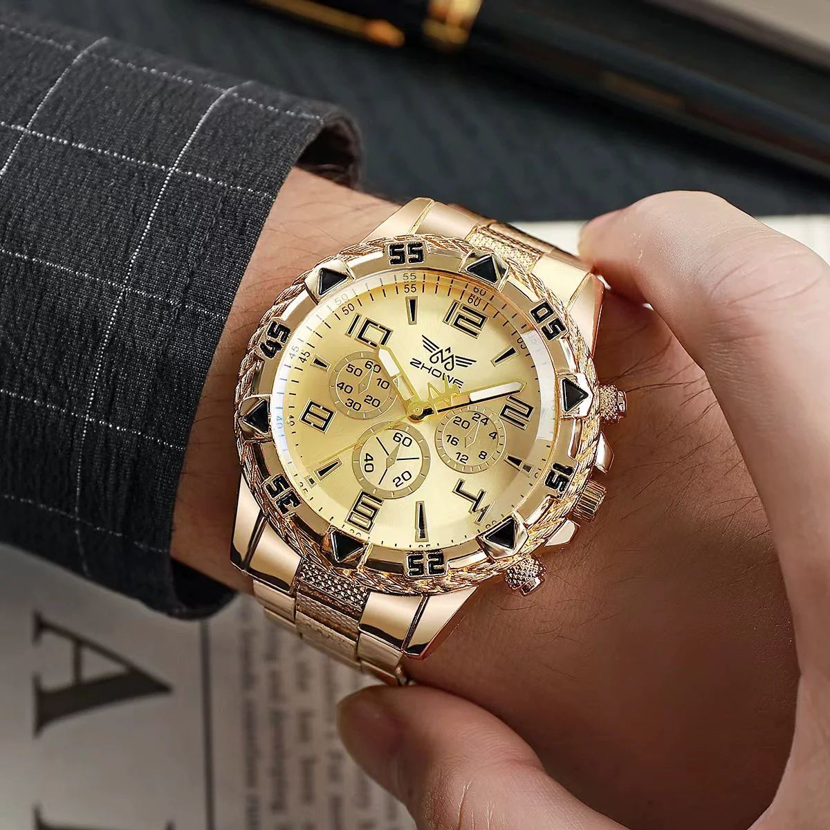 Watch Men's Casual Steel Band Round Dial Alloy Case Quartz Watch
