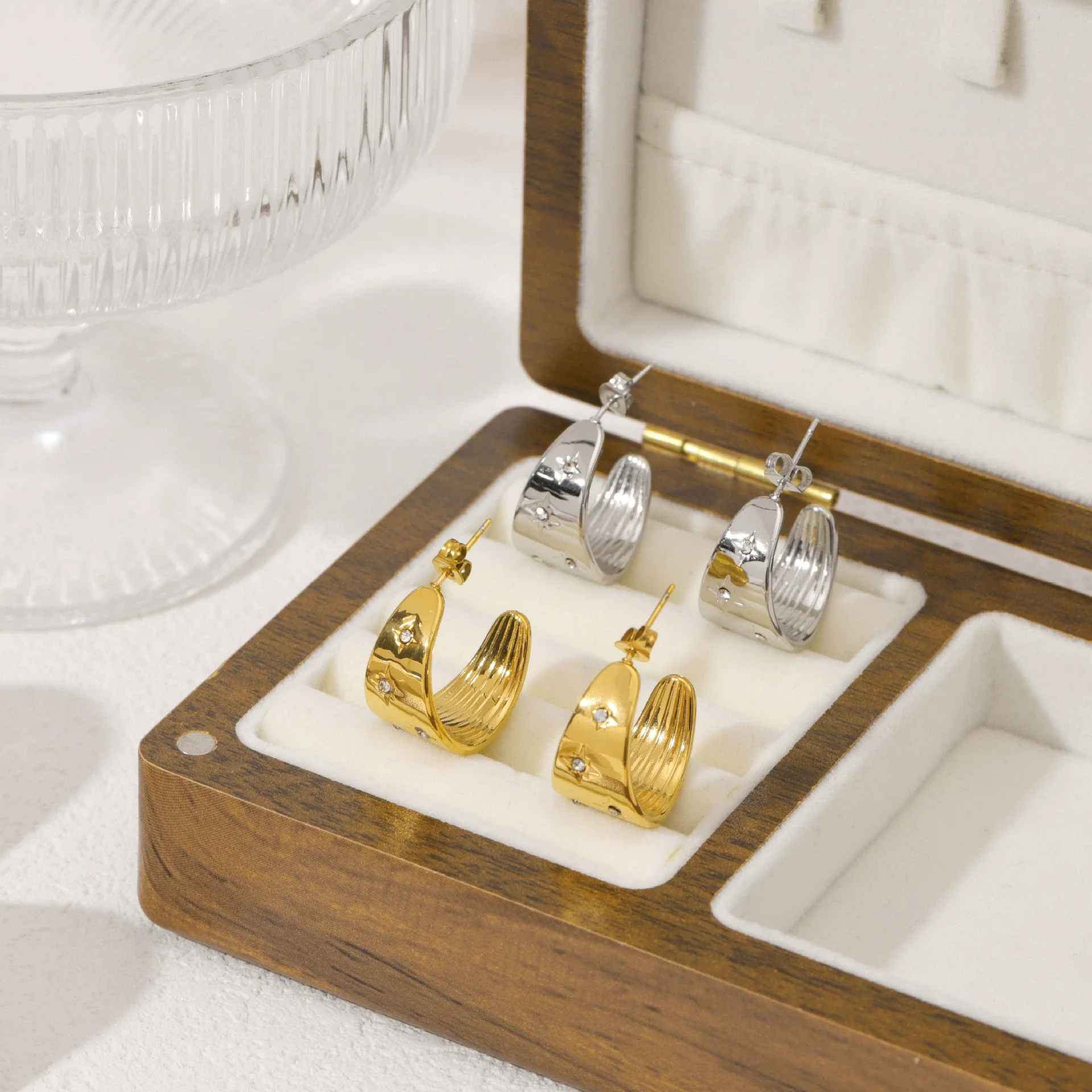 Wholesale 18K Gold Plated Geometric Stainless Steel Earrings For Women - Image 3