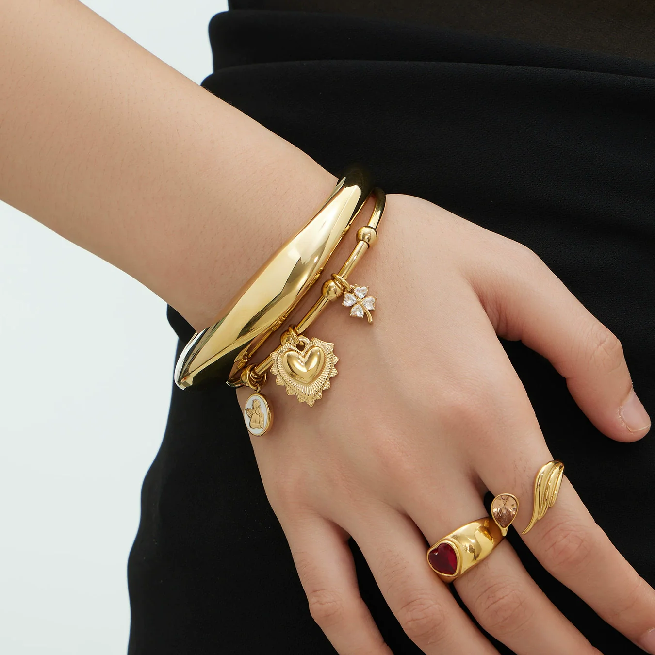 Wholesale 18K Gold Plated Stainless Steel Geometric Flower Heart Cshaped Beveled High Polish Glossy Pendant Bracelet Accessories - Image 2