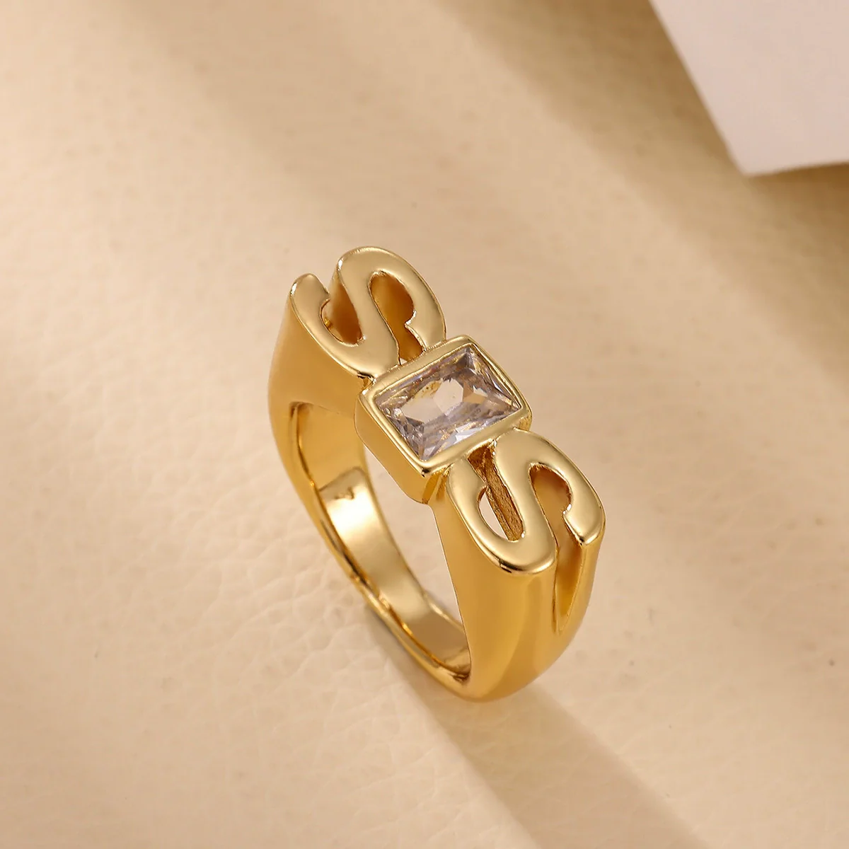 Wholesale 18K Goldplated Copper Zircon Threedimensional Stamp Sos Letter Ring Light Luxury Elegant Nonfading Unisex Jewelry - Image 2