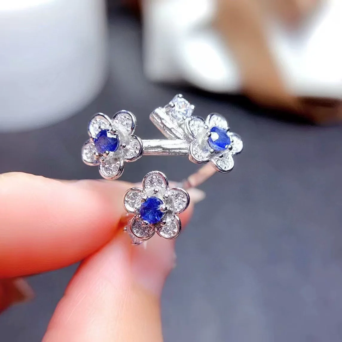 Wholesale 925 Silver Electroplated Fairy Style Flower Pattern Ring Inlaid With Natural Sapphire For Women - Image 2