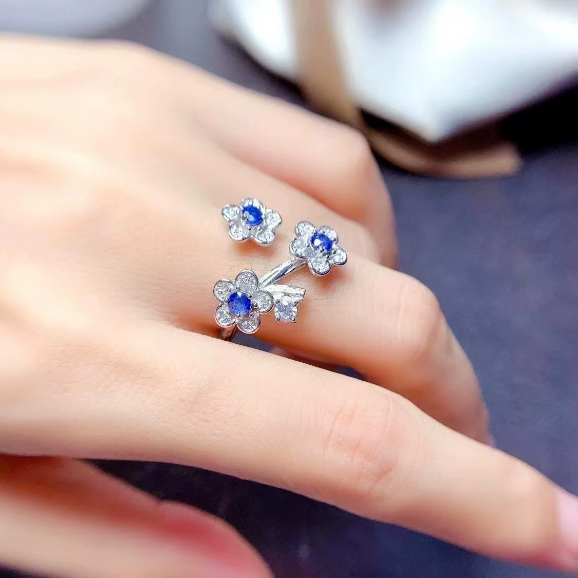 Wholesale 925 Silver Electroplated Fairy Style Flower Pattern Ring Inlaid With Natural Sapphire For Women - Image 4