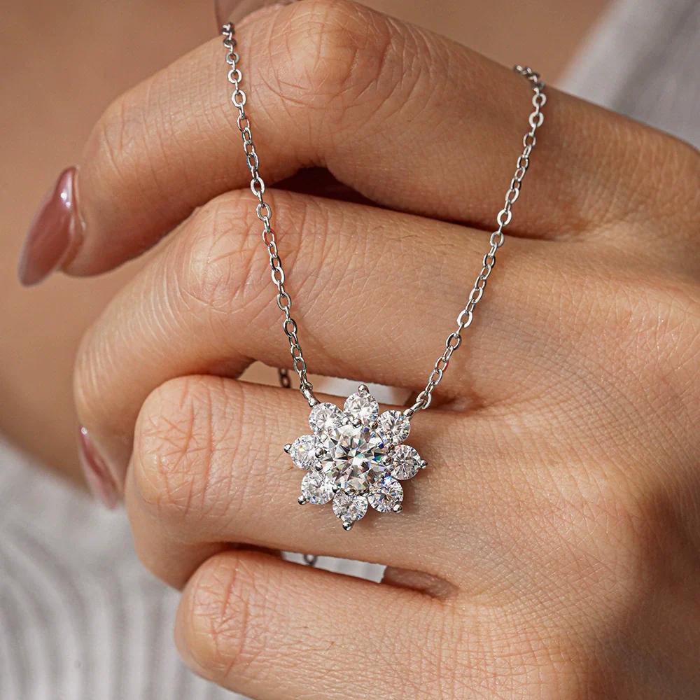 Wholesale 925 Sterling Silver Ladies Pendant Necklace With Sunflower And Snowflake Patterns Simple Style - Image 4