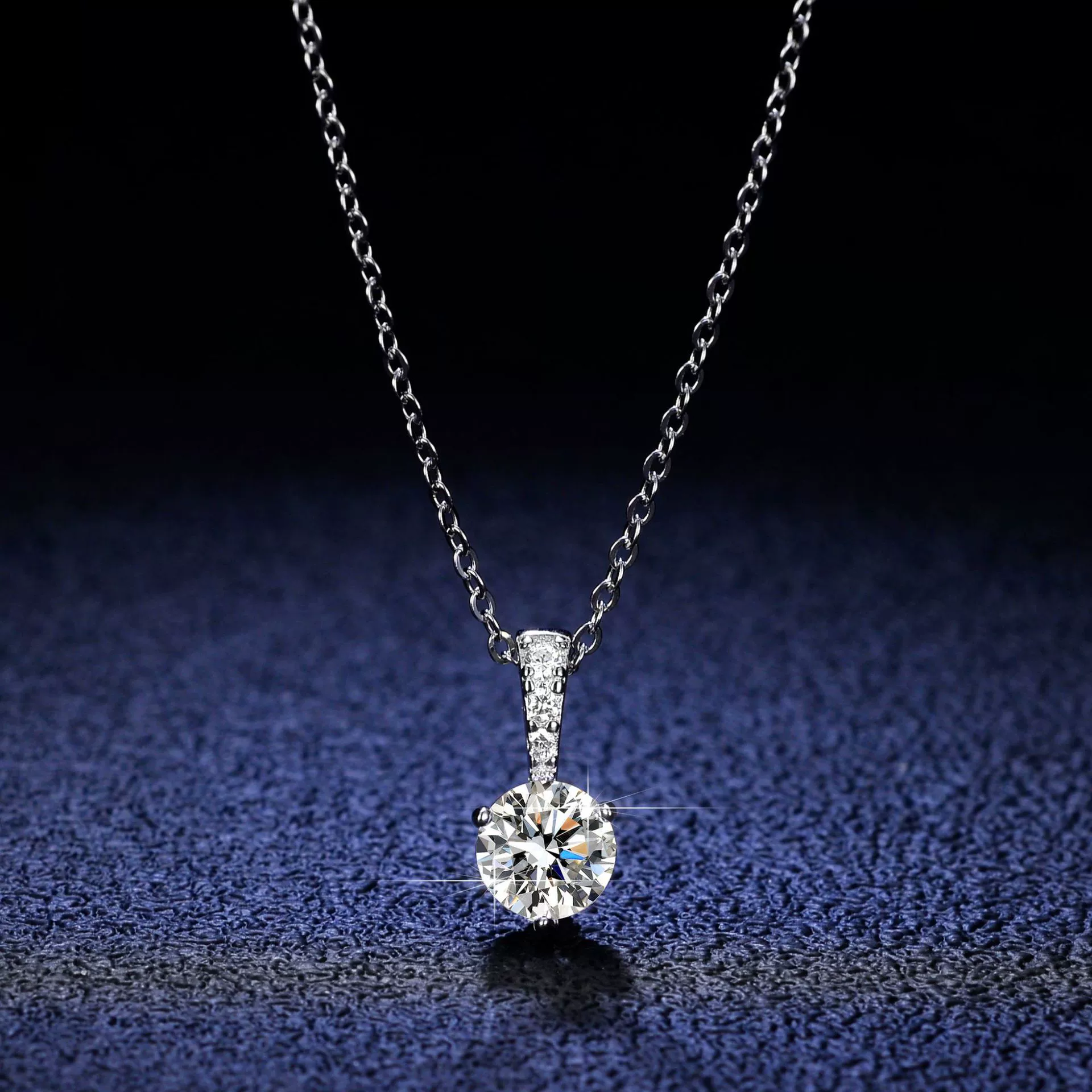 Wholesale 925 Sterling Silver Rhombus Pendant Necklace With Moissanite Cartoon Style Threeclaw Setting For Women