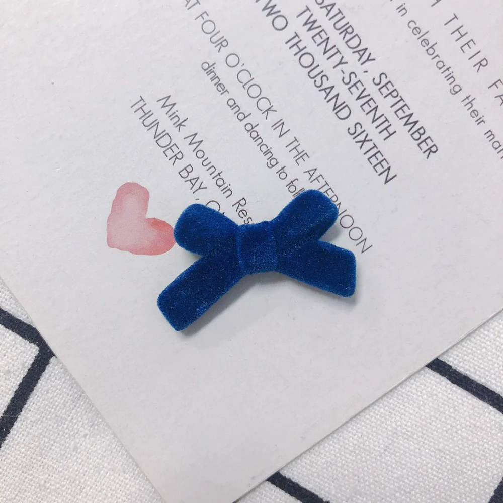 Wholesale Accessories Flocking Velvet Bow Pendant Retro Sweet Style - Image 9