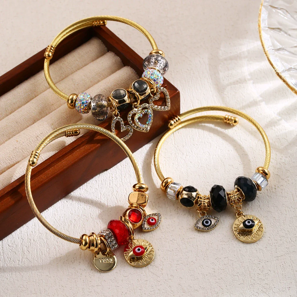 Wholesale Adjustable Beaded Bracelets With Diamond Design Heart Pendant For Women Made Of Alloy Rhinestone