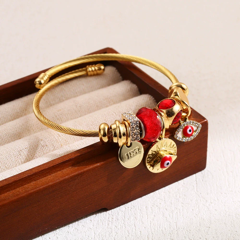Wholesale Adjustable Beaded Bracelets With Diamond Design Heart Pendant For Women Made Of Alloy Rhinestone - Image 2