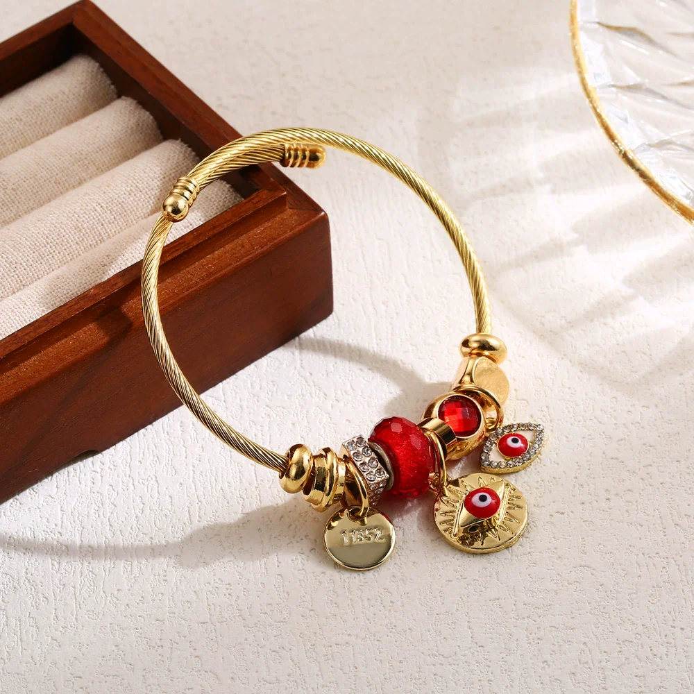 Wholesale Adjustable Beaded Bracelets With Diamond Design Heart Pendant For Women Made Of Alloy Rhinestone - Image 6