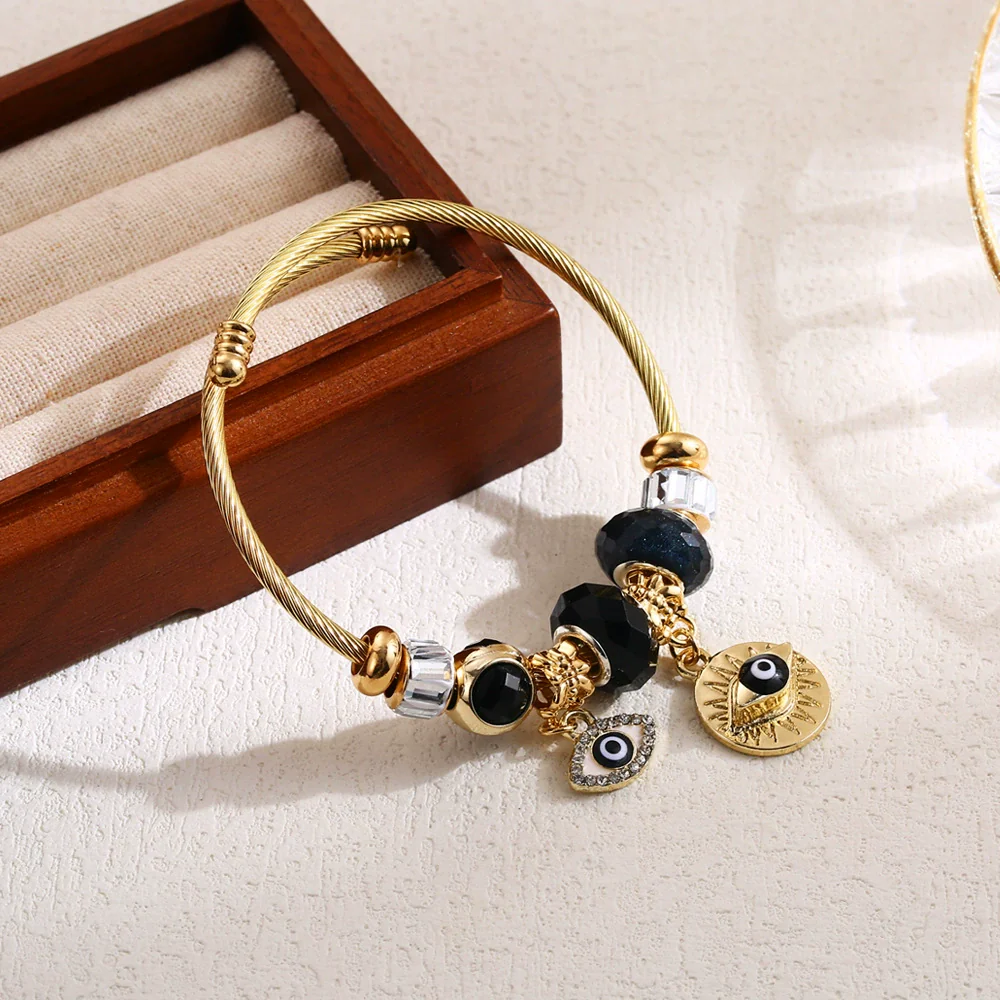Wholesale Adjustable Beaded Bracelets With Diamond Design Heart Pendant For Women Made Of Alloy Rhinestone - Image 7