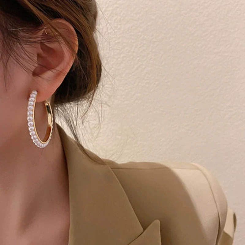 Wholesale Alloy And 925 Silver Hollow Big Circle Pearl Earrings With Geometric Pattern For Women Retro And Simple Style - Image 2