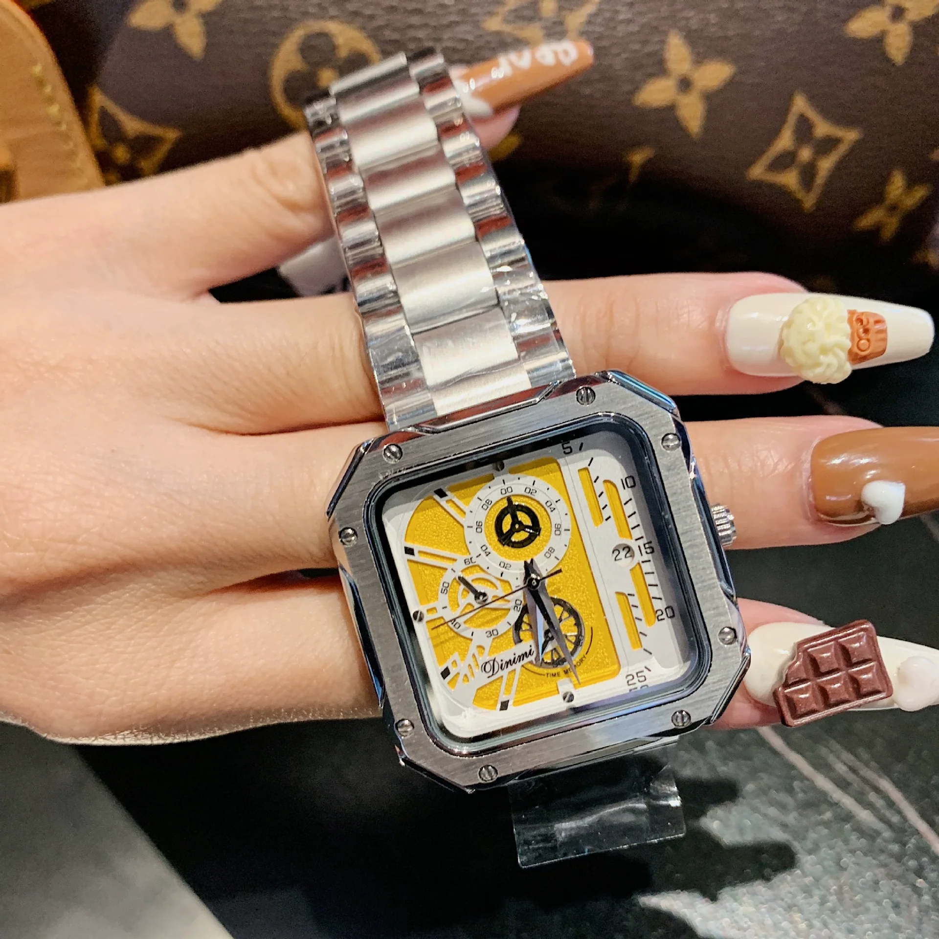Wholesale Alloy Band Square Casual Watch With Stainless Steel Buckle - Image 14