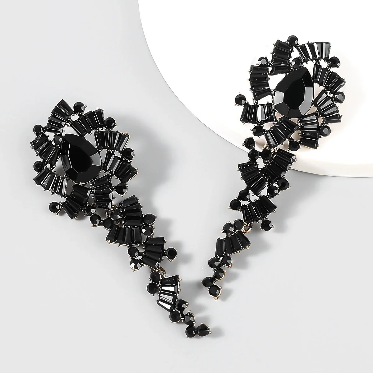 Wholesale Alloy Diamondencrusted Flower Long Earrings For Women Vintage Geometric Style - Image 3