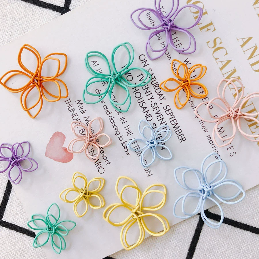 Wholesale Alloy Ear Jewelry Accessories With Color Petals Double Hollow Flowers And Baking Paint