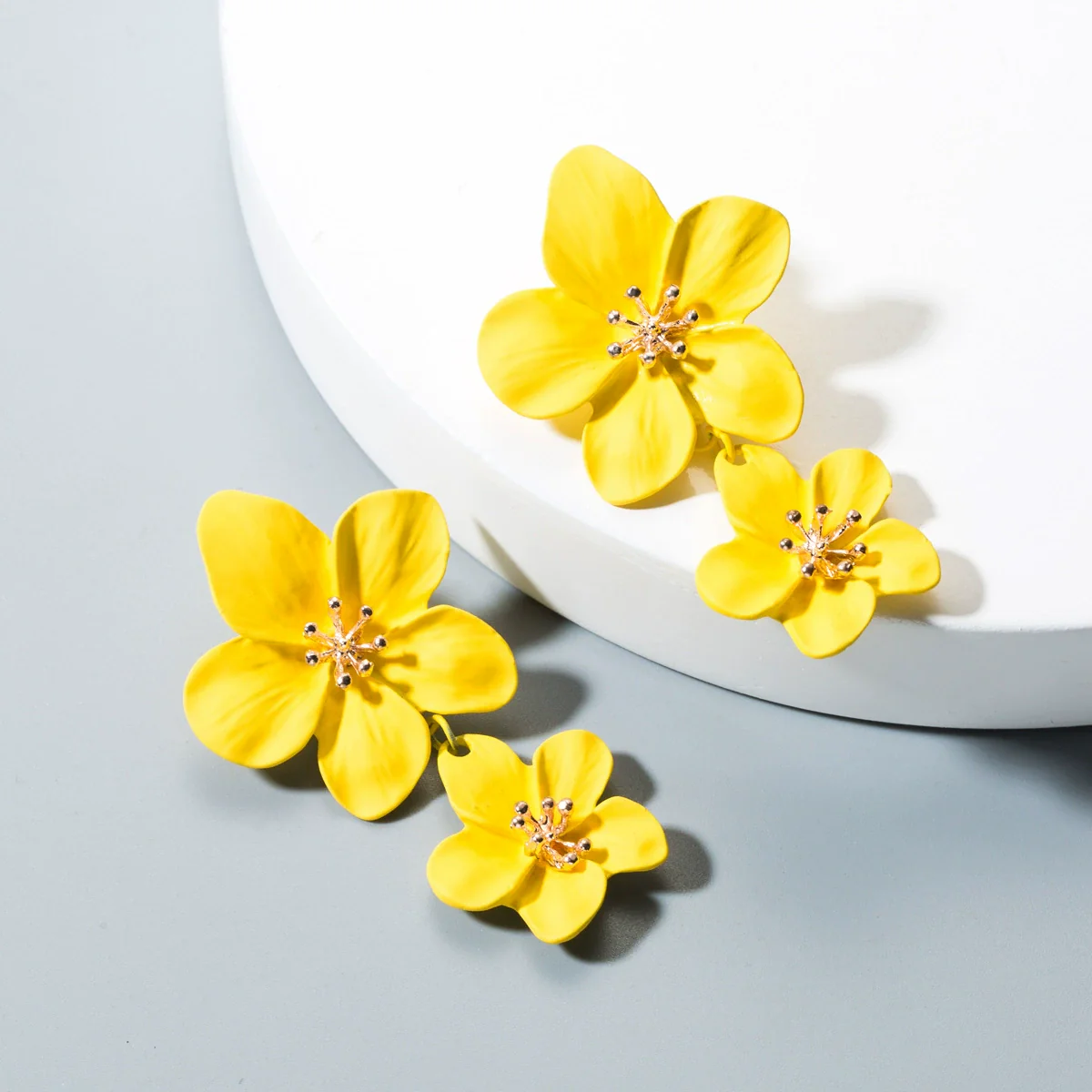Wholesale Alloy Fresh Flower Baking Paint Earrings For Women - Image 3
