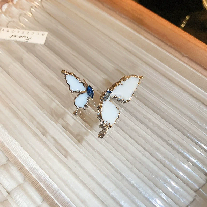 Wholesale Alloy Geometric Butterfly Women's Cold Style Fashion Light Luxury Ear Bone Clip Earrings With Electroplating - Image 11