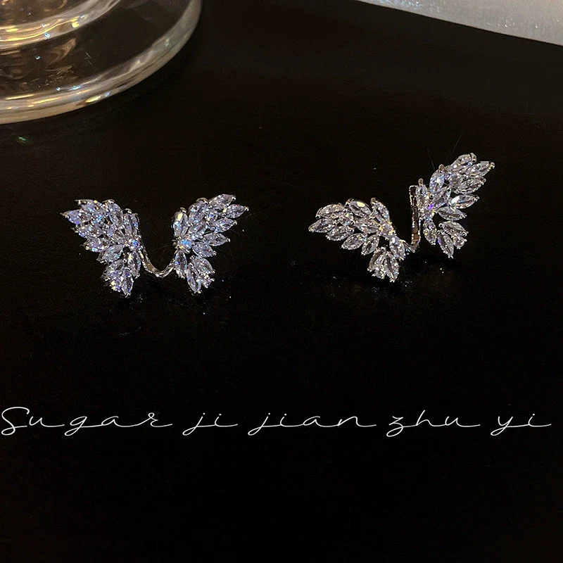 Wholesale Alloy Geometric Butterfly Women's Cold Style Fashion Light Luxury Ear Bone Clip Earrings With Electroplating - Image 18