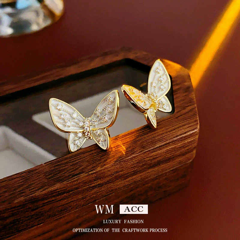 Wholesale Alloy Geometric Butterfly Women's Cold Style Fashion Light Luxury Ear Bone Clip Earrings With Electroplating - Image 27