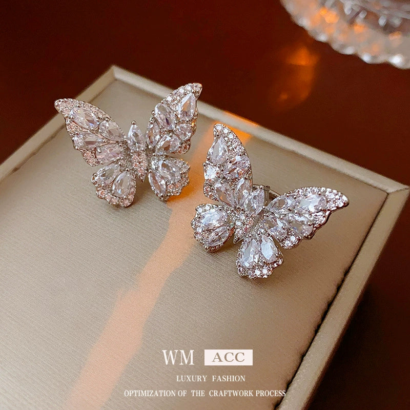 Wholesale Alloy Geometric Butterfly Women's Cold Style Fashion Light Luxury Ear Bone Clip Earrings With Electroplating - Image 4