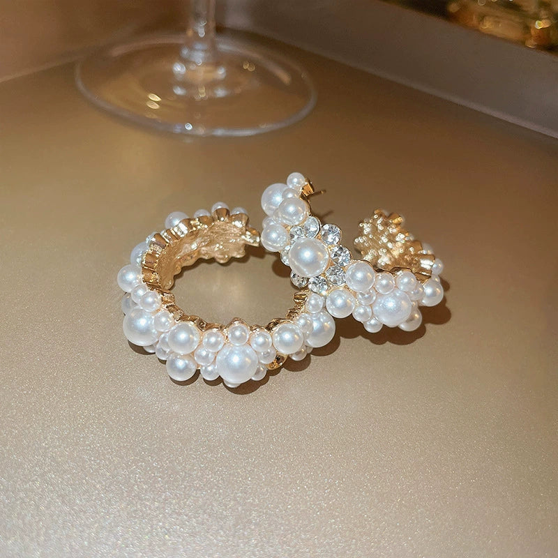 Wholesale Alloy Geometric Earrings With Diamond And Pearl Retro Light Luxury Electroplated For Women - Image 12