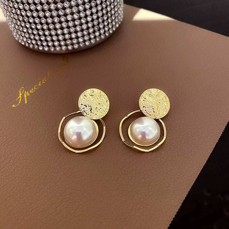Wholesale Alloy Geometric Earrings With Diamond And Pearl Retro Light Luxury Electroplated For Women - Image 15
