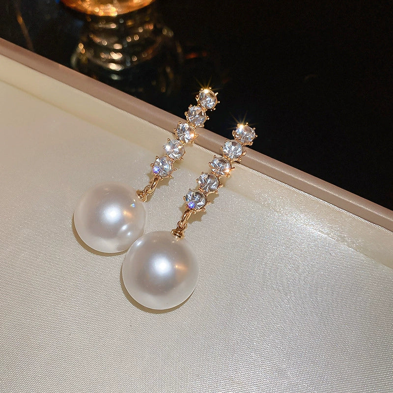Wholesale Alloy Geometric Earrings With Diamond And Pearl Retro Light Luxury Electroplated For Women - Image 17