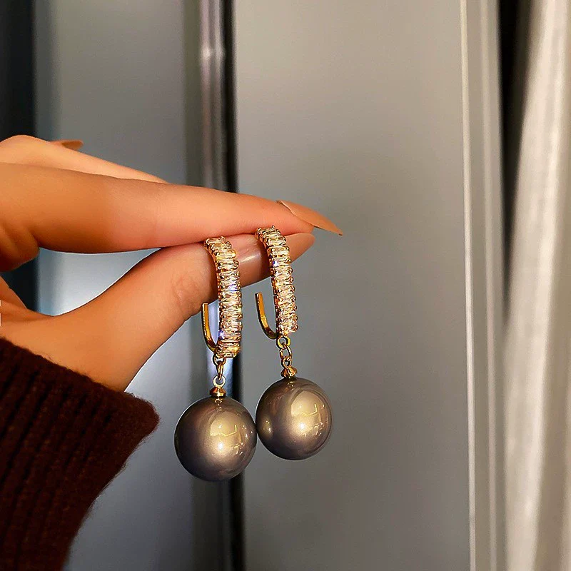 Wholesale Alloy Geometric Earrings With Diamond And Pearl Retro Light Luxury Electroplated For Women - Image 20