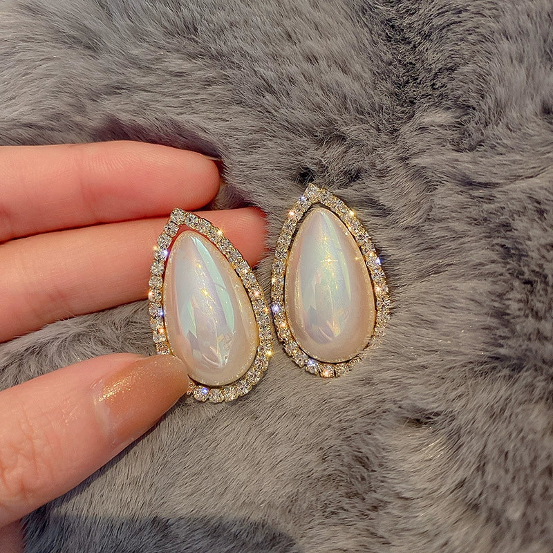 Wholesale Alloy Geometric Earrings With Diamond And Pearl Retro Light Luxury Electroplated For Women - Image 22